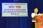 Thí sinh Lê Thị Hoàng Yến (THCS Thái Thị Kim Hồng) thi kỹ năng thuyết trình