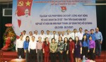 Đại biểu chụp hình lưu niệm tại buổi họp mặt kỷ niệm 86 năm Ngày thành lập Đoàn TNCS Hồ Chí Minh do Tỉnh đoàn Tiền Giang tổ chức. Ảnh: baoapbac.vn