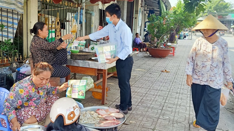 Tuyên truyền an toàn thực phẩm.