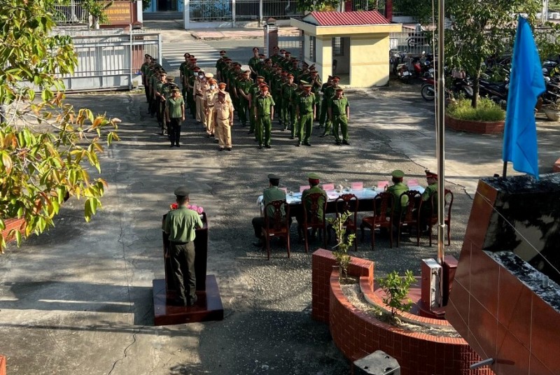 Lễ ra quân trấn áp tội phạm của Công an huyện Gò Công Đông.