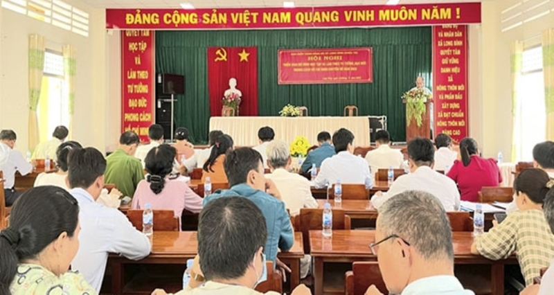 Xã Long Bình triển khai chuyên đề năm 2023 về phát huy dân chủ trong xây dựng Đảng và hệ thống chính trị”.