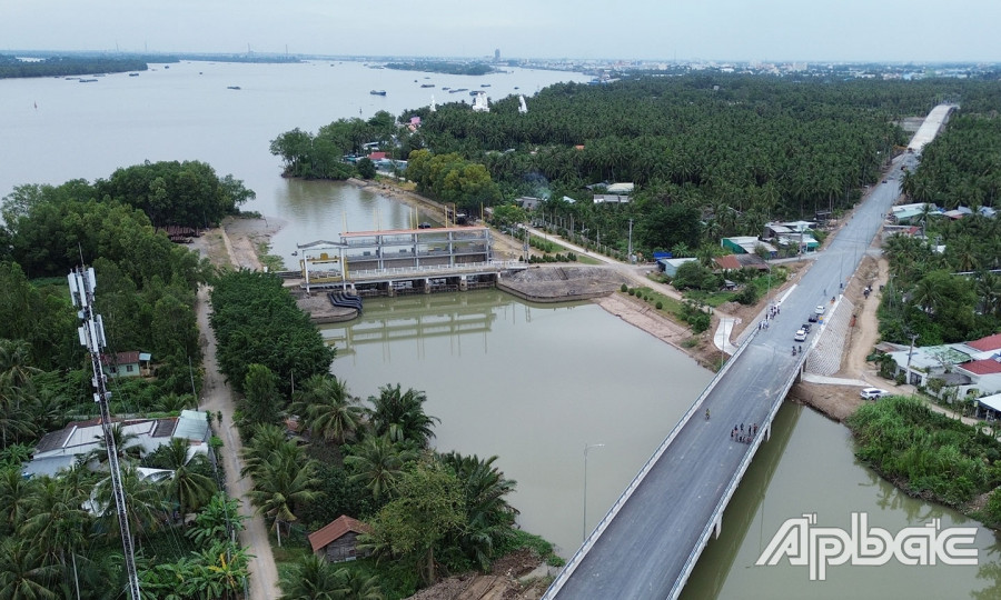 Cống Xuân Hòa hiện vận hành lấy gạn nước ngọt để bổ cấp cho khu vực phía Đông.