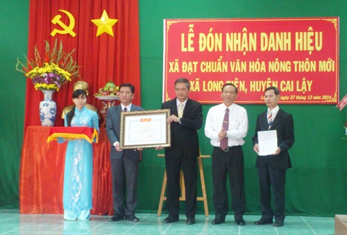 Đón nhận danh hiệu