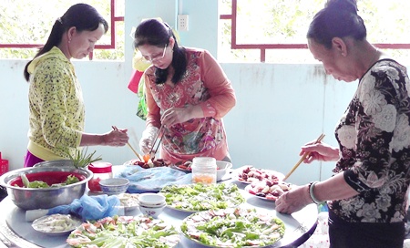 Học viên với phần thi thực hành