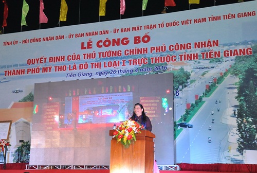 Đồng chí Tòng Thị Phóng, Ủy viên Bộ Chính trị, Phó Chủ tịch Quốc hội phát biểu tại lễ công bố