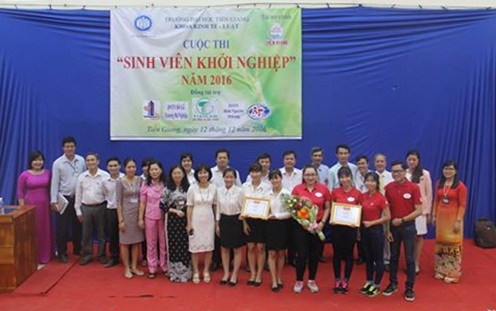 Thí sinh tham gia Cuộc thi sinh viên khởi nghiệp năm 2016 của Trường ĐHTG