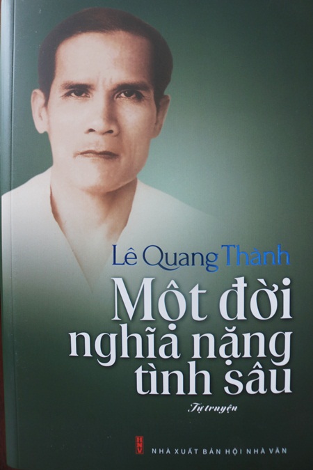 Bìa quyển tự truyện