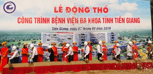 Lãnh đạo tỉnh thực hiện nghi thức động thổ công trình