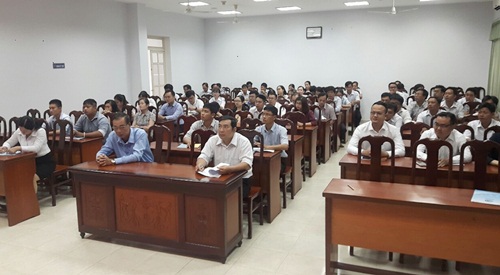 Đại biểu và học viên dự lễ khai giảng