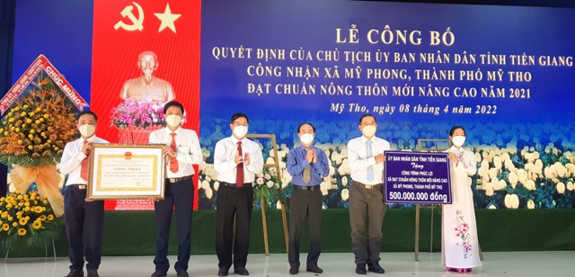 TP. Mỹ Tho công bố quyết định của Chủ tịch UBND tỉnh công nhận xã Mỹ Phong đạt chuẩn nông thôn mới nâng cao