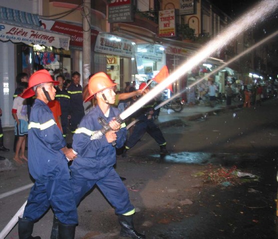 Diễn tập phòng cháy, chữa cháy.