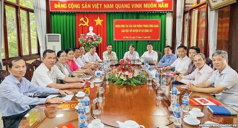 Văn phòng Trung ương Đảng kiểm tra công tác triển khai, ứng dụng công nghệ thông tin tại Huyện ủy Gò Công Tây.