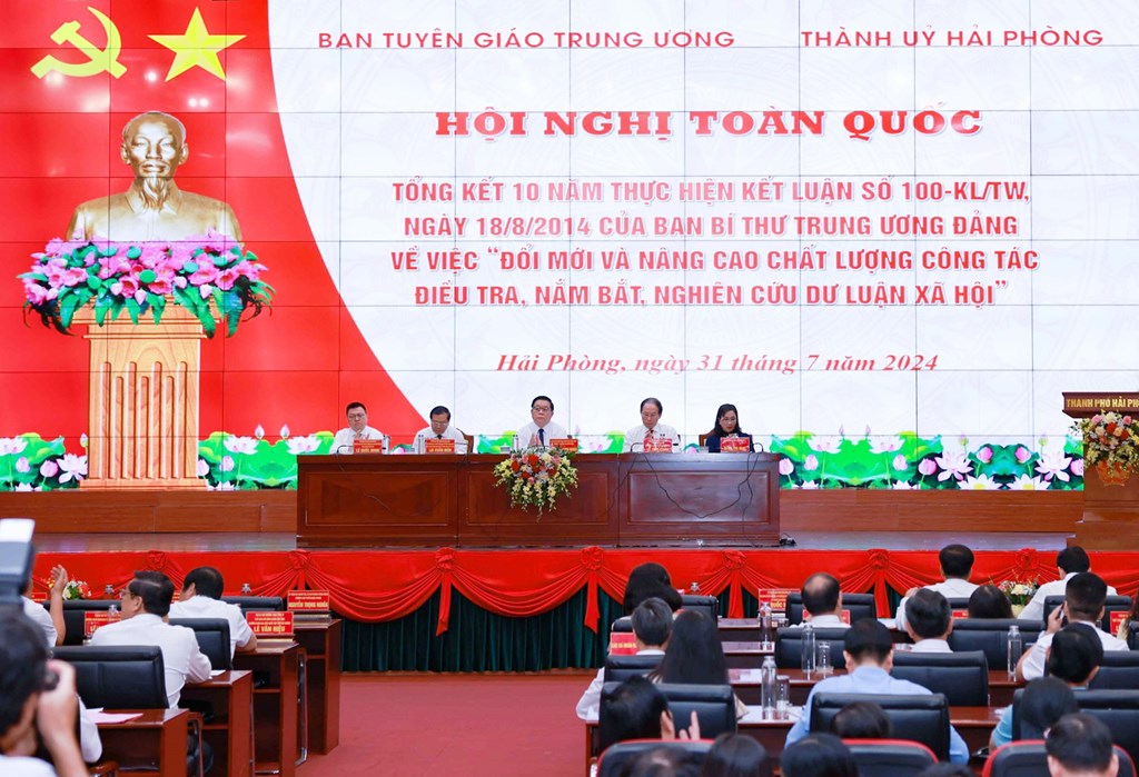 Tổng kết 10 năm thực hiện Kết luận 100-KL/TW của Ban Bí thư.